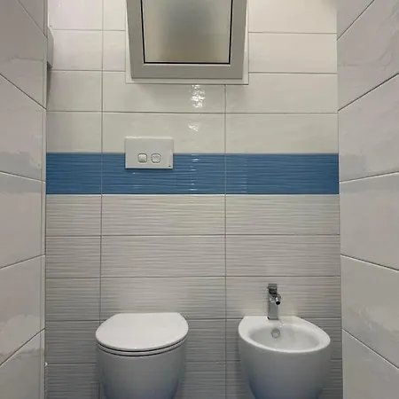 Bed and Breakfast White House Civico 28 Σαλέρνο